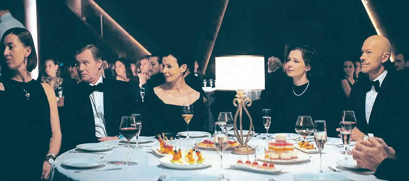 Игорь Гордин, Ирина Апексимова, Полина Агуреева и Фёдор Бондарчук в сериале «Балет»