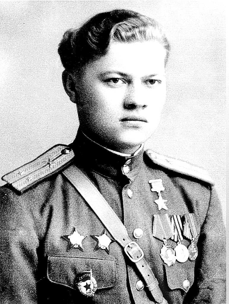 Михаил Борисов