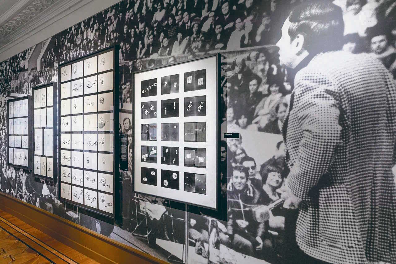 На выставке «Вознесенский. ЕЩЁ» раскрываются разные грани поэта