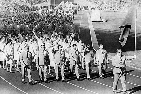 8-Советская команда на параде открытия 169871_preview_wm.jpg 8-Советская команда на параде открытия 169871_preview_wm.jpg