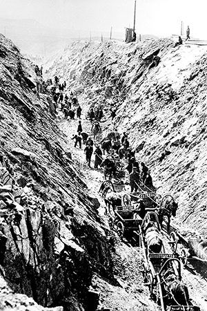 На строительстве Турксиба. В таких условиях проходила выемка скальных пород в Туркменской ССР 30-Строительство 18134_preview_wm.jpg