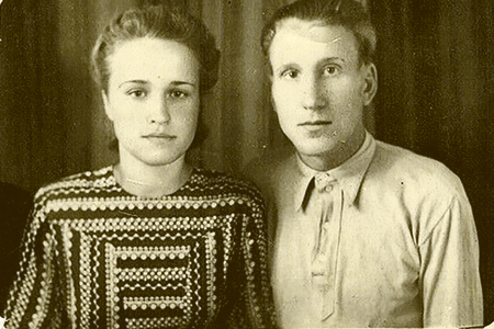 Василий Баранов и Ольга Карпеченко В.М. Баранов. Сент. 1949 г.jpg