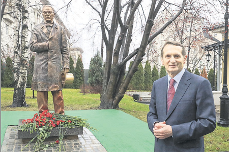 u-pamaytnika450x300.jpg u-pamaytnika450x300.jpg