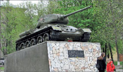 Памятник 32-й танковой бригаде, г. Тула;  Игорь КАЗИМИРЧИК