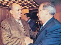 С академиком Евгением Примаковым, 2001