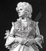С. Авилова в роли Екатерины Второй в спектакле «Виной всему была её корона»