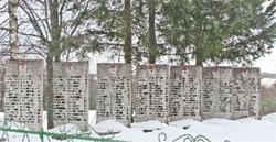 Братская могила у деревни Руново Новосокольнического района Псковской области;   Фото автора