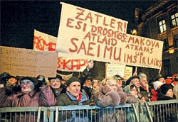 Акция протеста в Латвии. 2009 год;  ИТАР-ТАСС