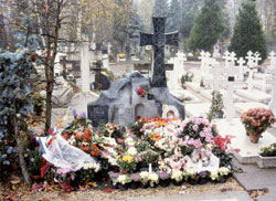 Русское кладбище Сен-Женевьев-де-Буа под Парижем; Фёдор ЕВГЕНЬЕВ