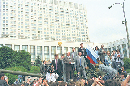 4-5-Ельцин танк ТАСС 1229659.jpg 4-5-Ельцин танк ТАСС 1229659.jpg